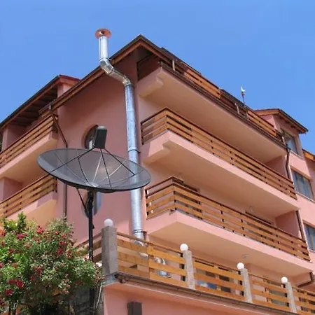 Family Tonina Hotel 2*